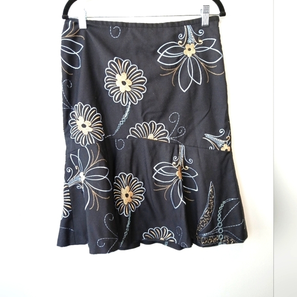 LOFT Dresses & Skirts - Ann Taylor Loft women's 8 wool blend embroidered black skirt blue tan floral